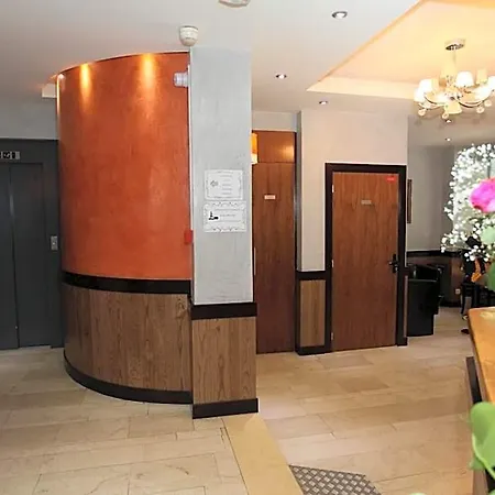 Alane Hotell 3*